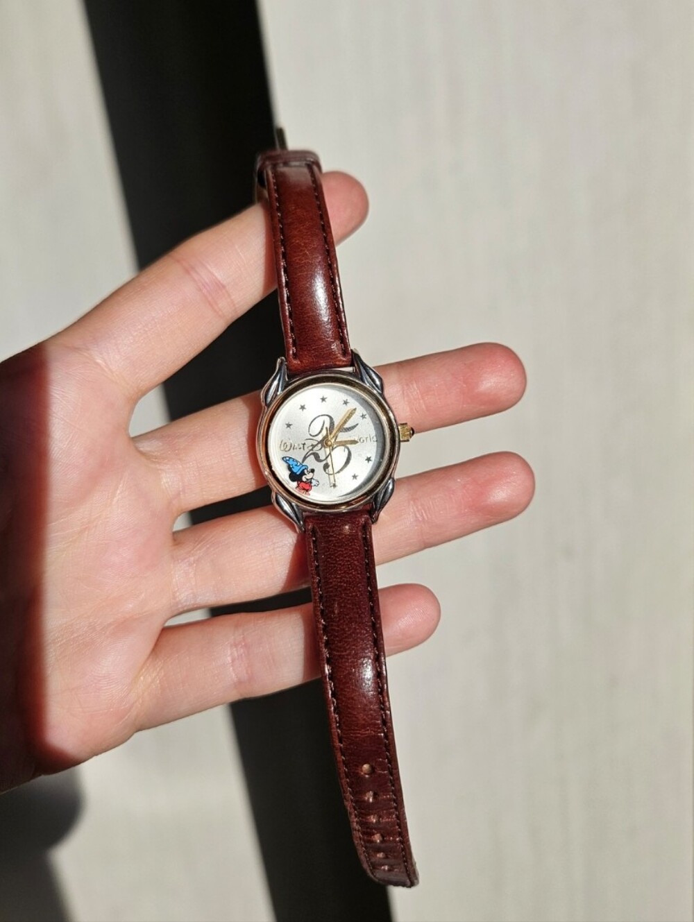 Walt Disney World 25th Anniversary Sorcerer Mickey Mouse womens leather watch